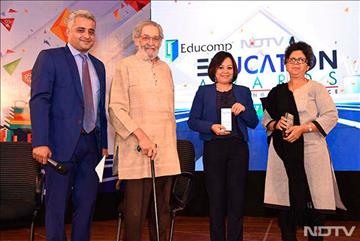 SPOTLIGHT: Teacher at Diamond Jubilee High School wins NDTV Education Award